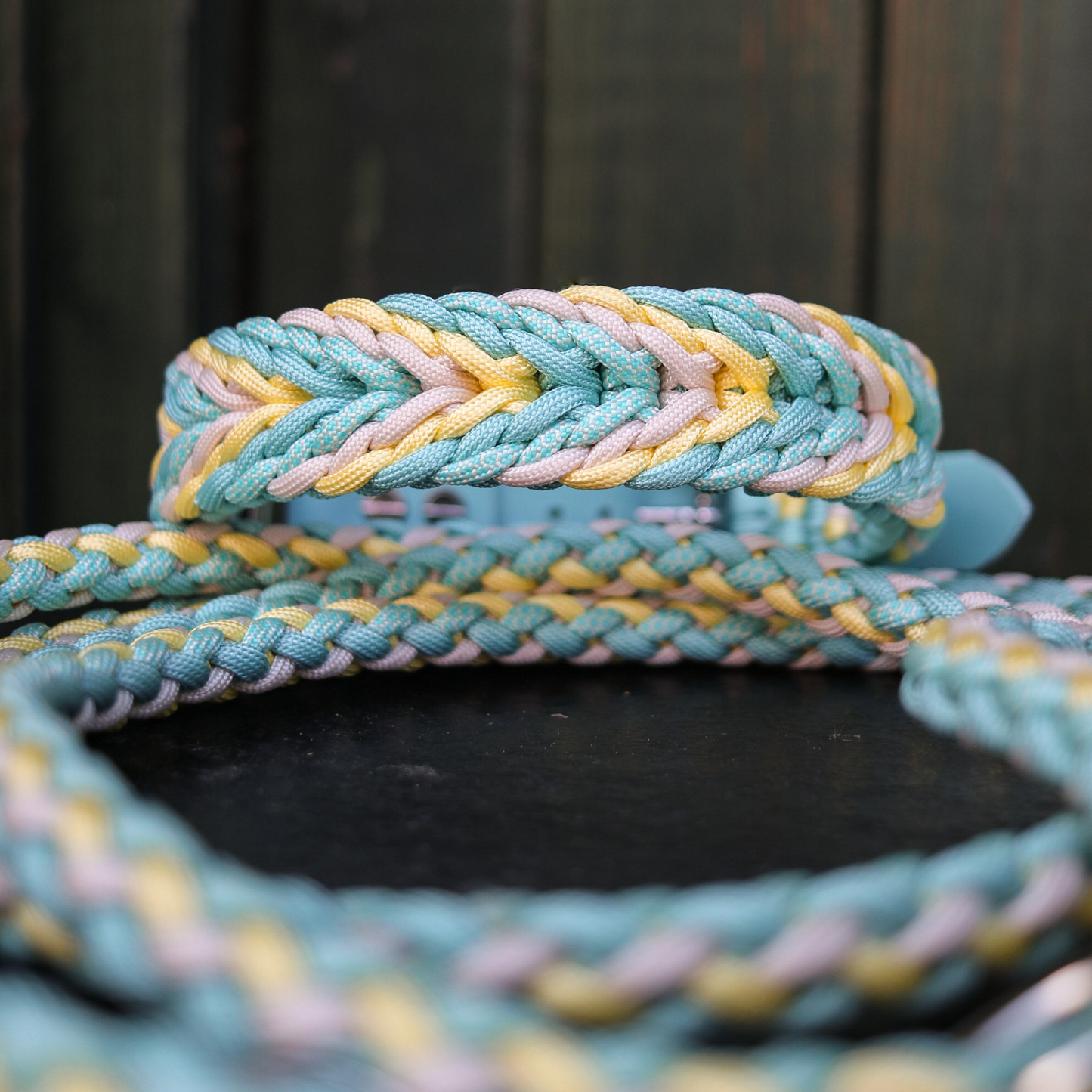 Paracordhalsband "Valentine" in Winter und Gelb