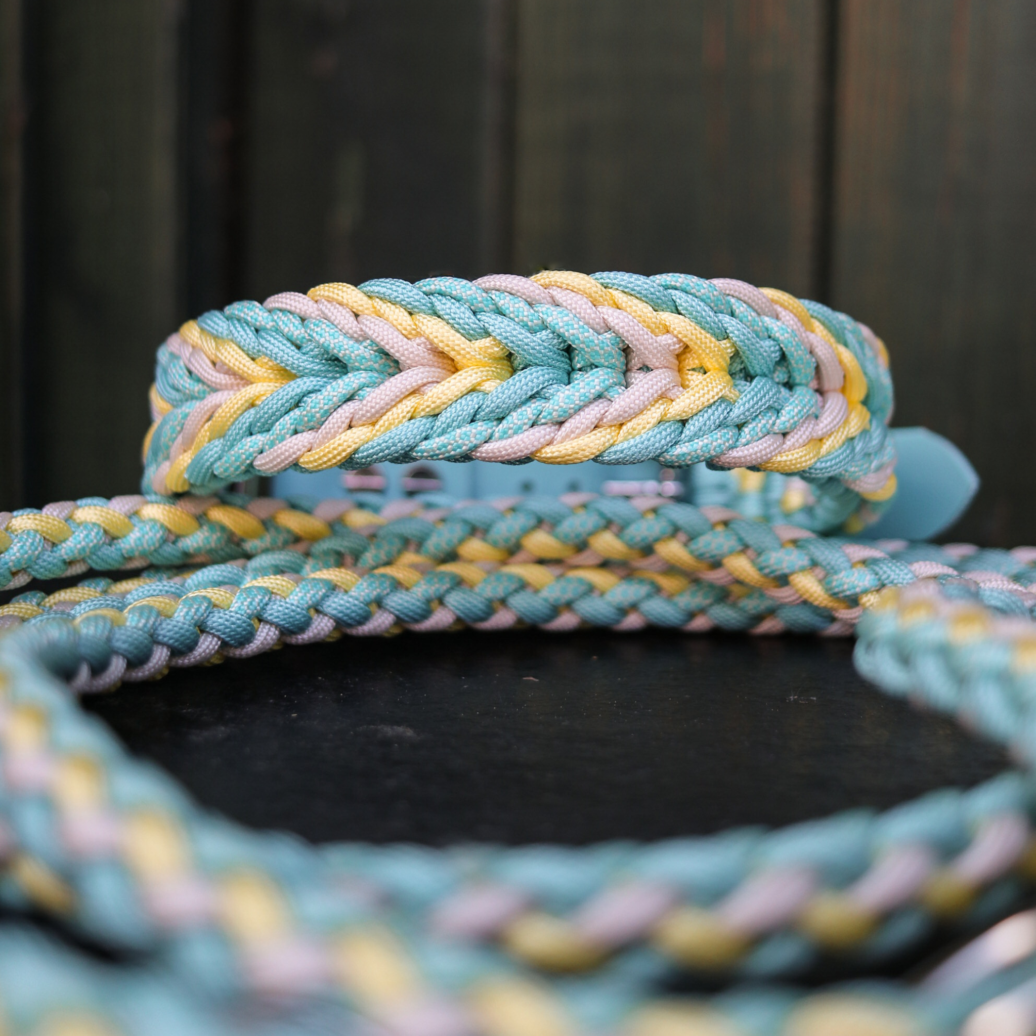 Paracordhalsband "Valentine" in Winter und Gelb