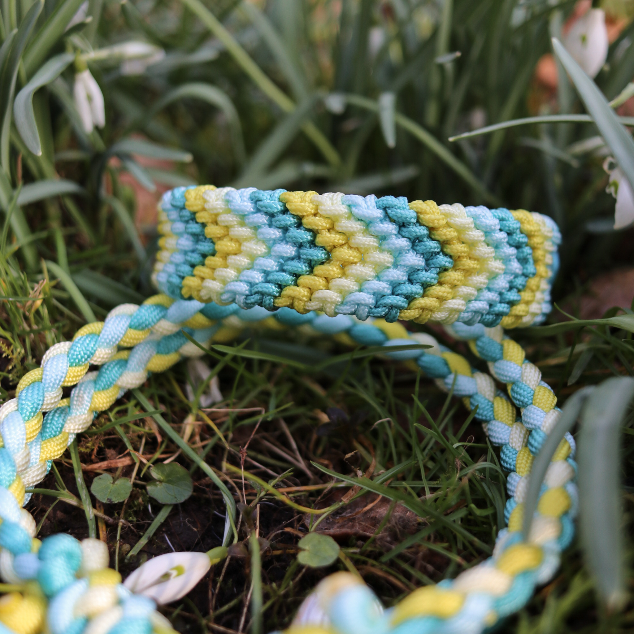 Paracordhalsband "Freundschaft" 2,5cm Breite in Türkis und Gelb