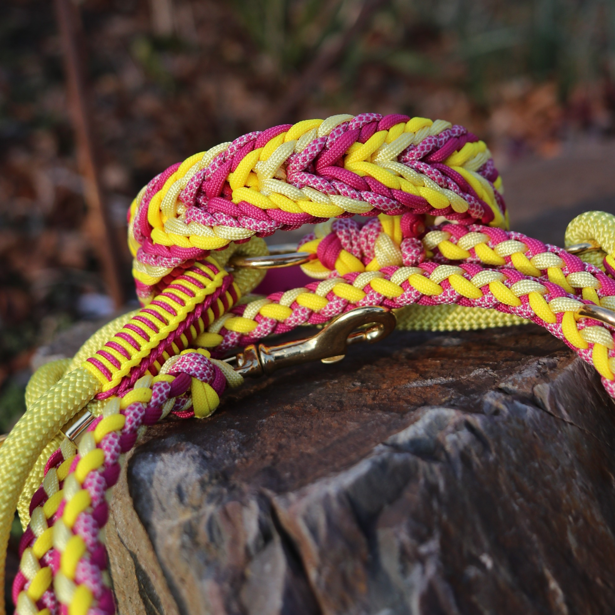 Paracordhalsband "Valentine" in Fuchsia und Gelb