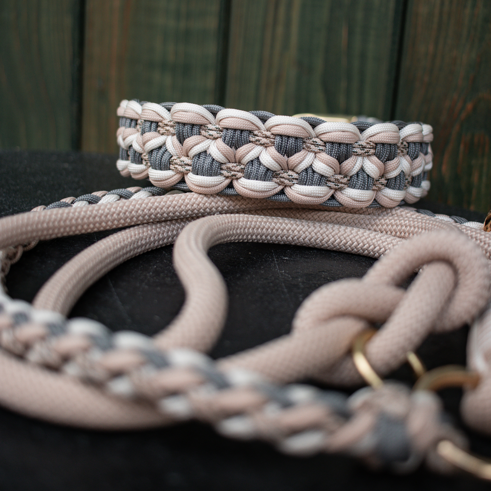 Paracordhalsband "Blossom Dreams" in Beige und Grau