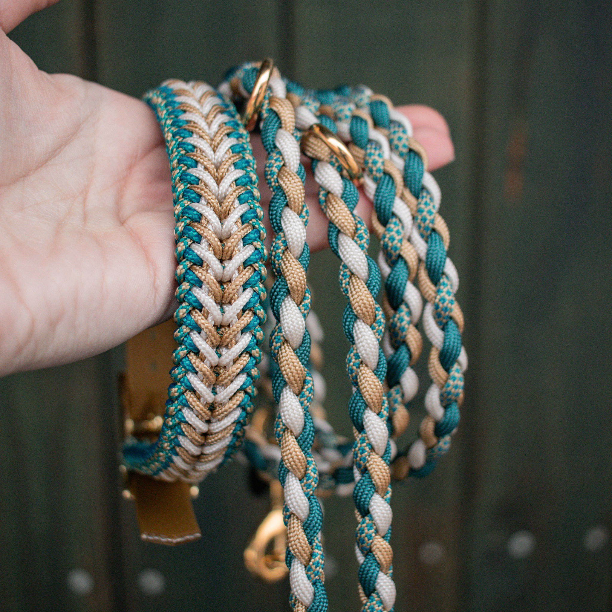 Paracordhalsband "Harmony" Typ 1 in Teal und Gold