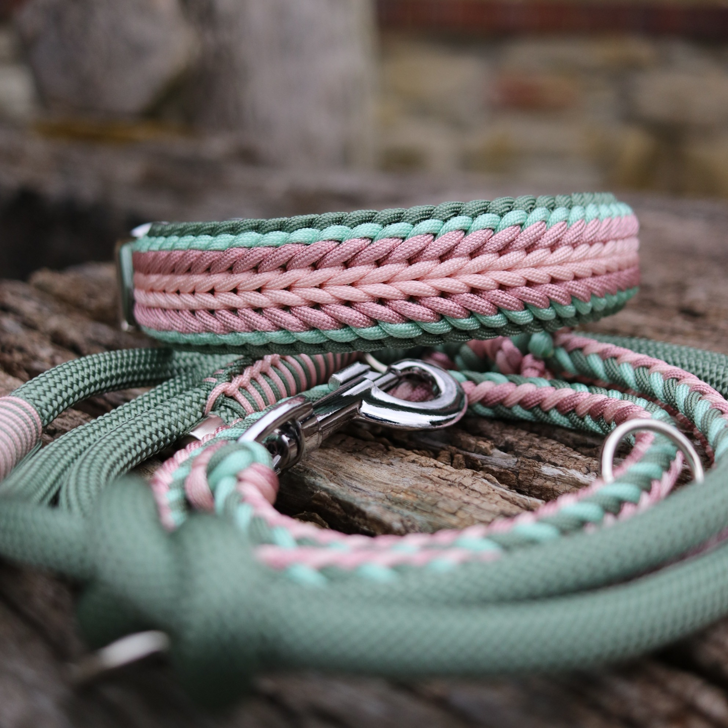 Paracord/Tau Leine "Herringbone" in Foggy und Rosa