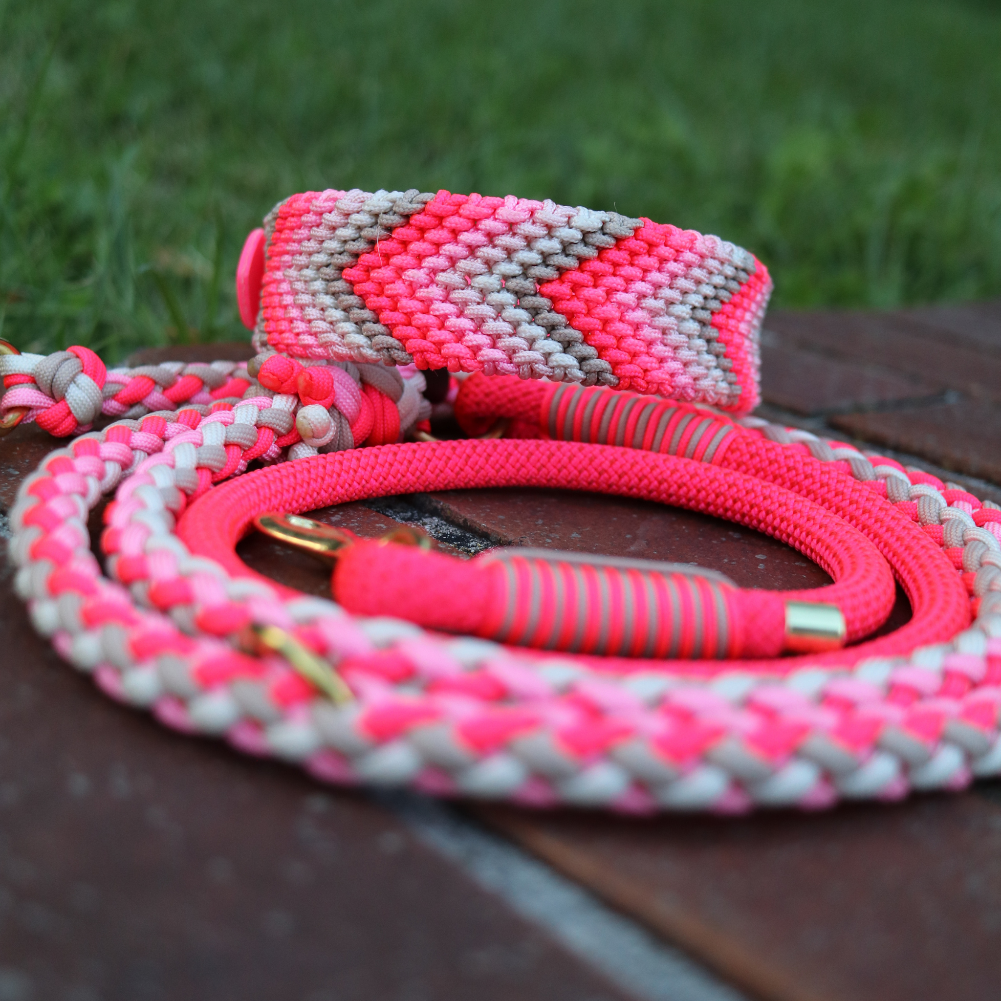 Paracordkombi in Neon Pink und Beige