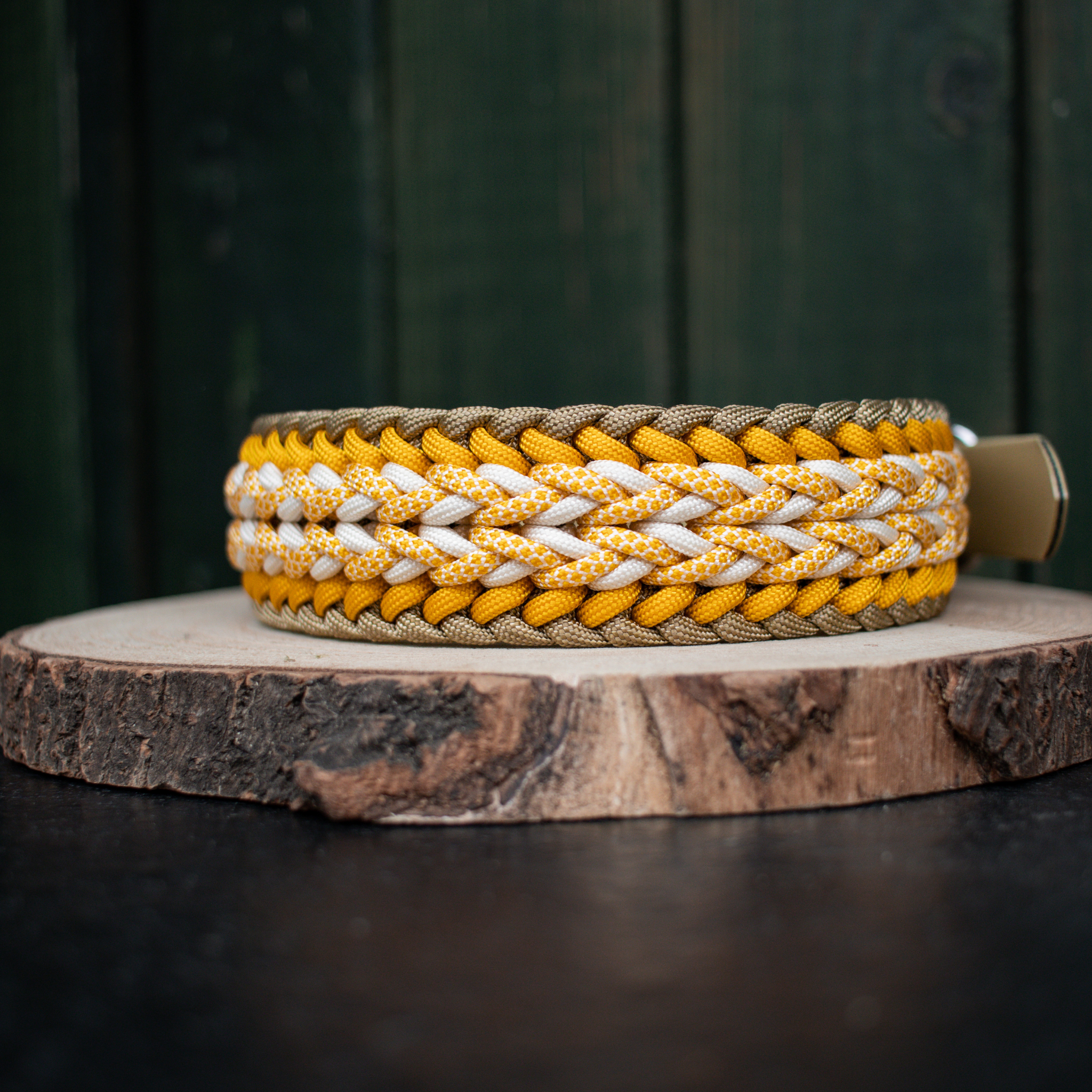 Paracordhalsband "Juno" in Goldbraun und Ocker
