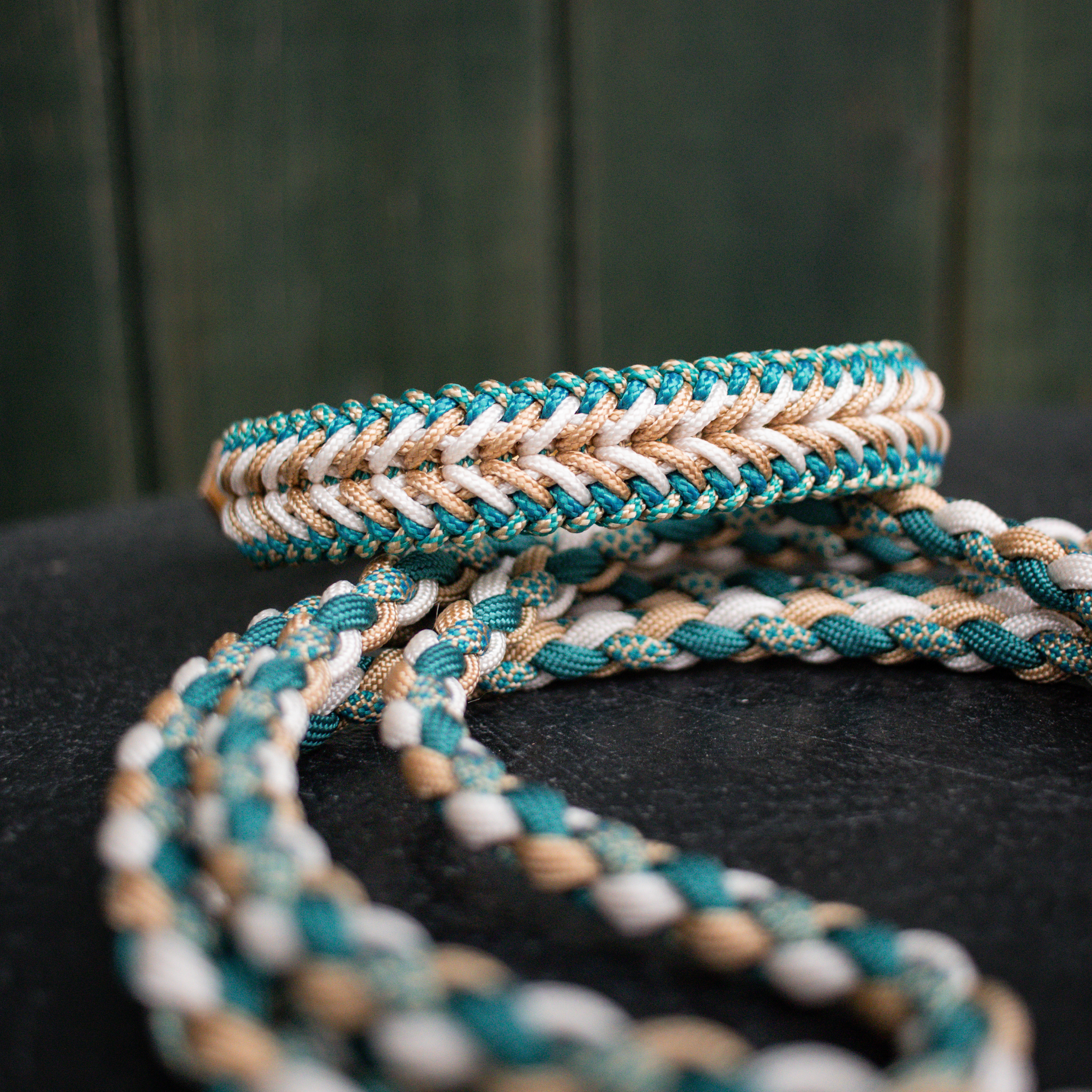 Paracordhalsband "Harmony" Typ 1 in Teal und Gold