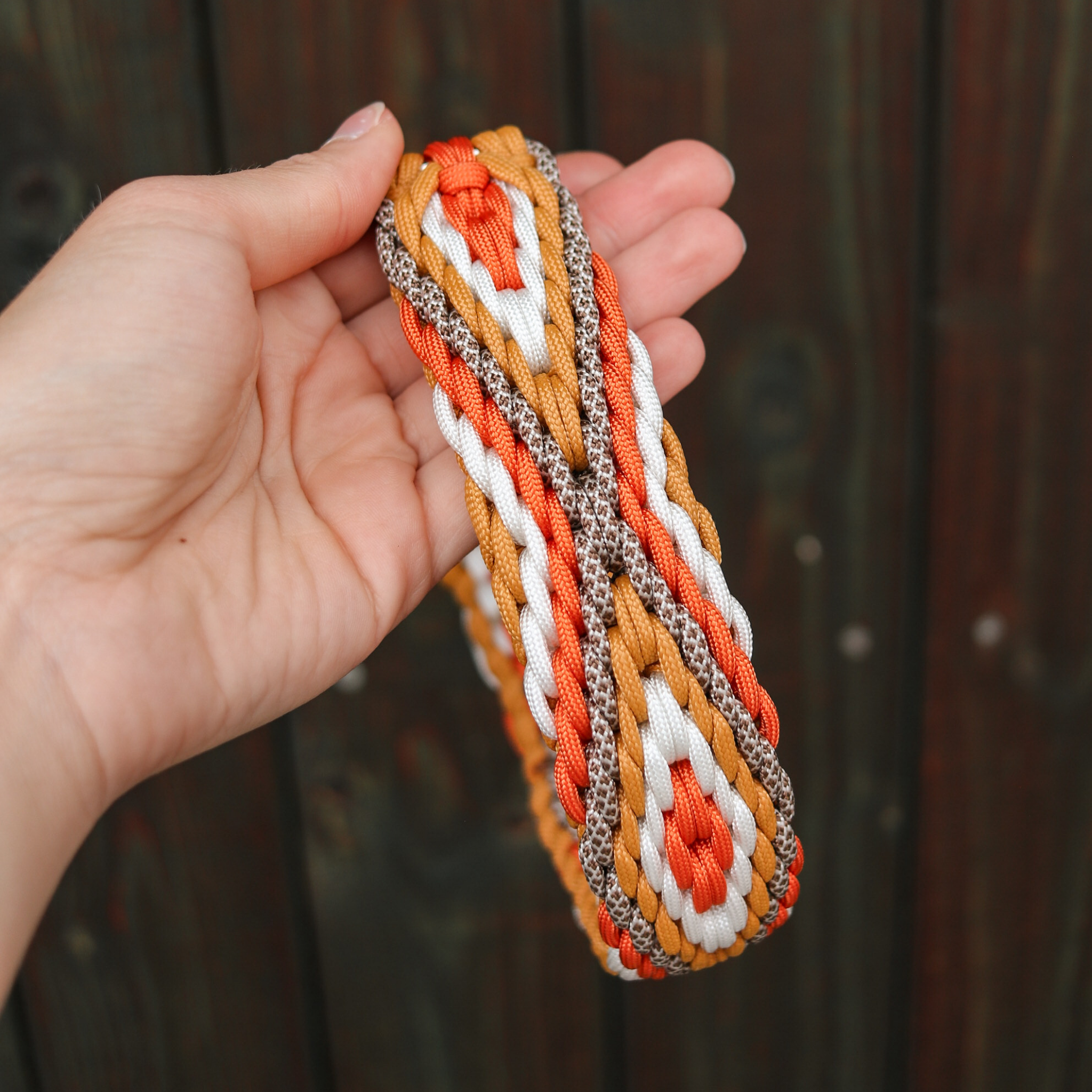 Paracordhalsband "Herkis" in Orange und Haselnuss