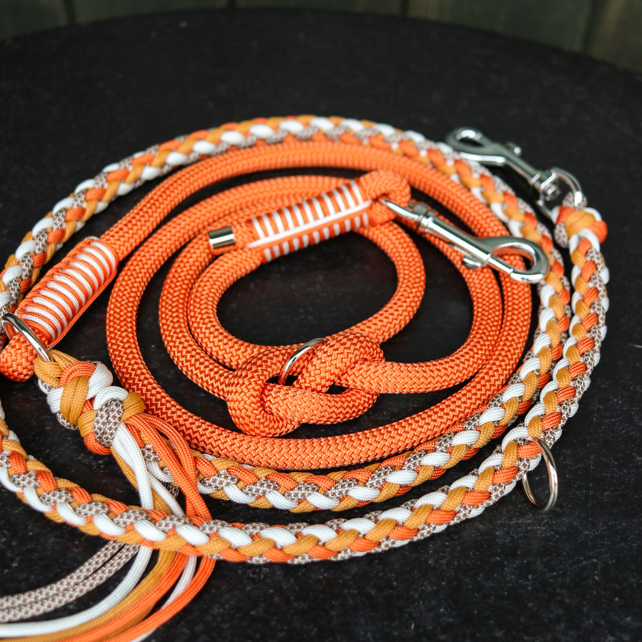 Paracord/Tau Leine in Orange und Haselnuss
