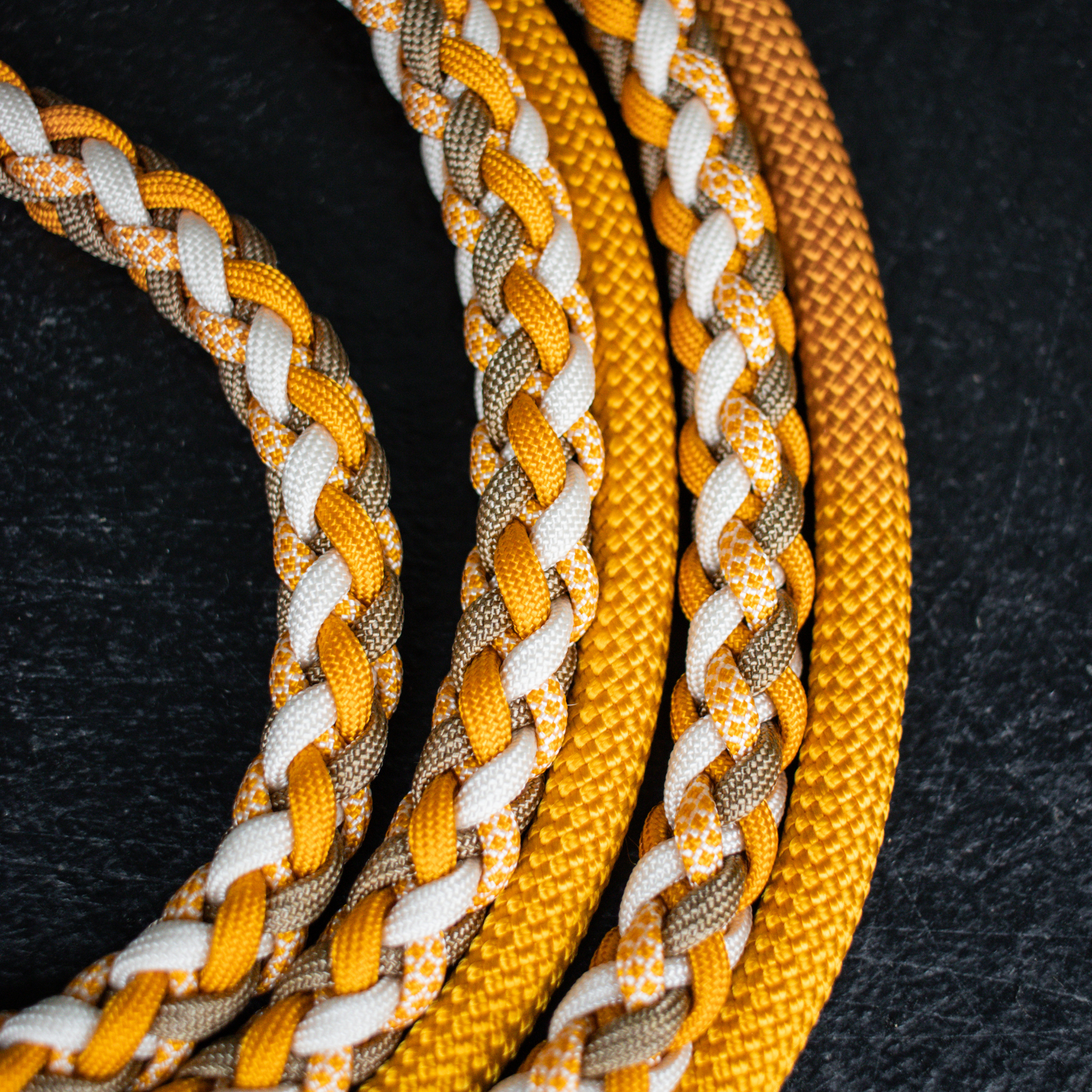 Paracord/Tau Leine in Ocker und Goldbraun