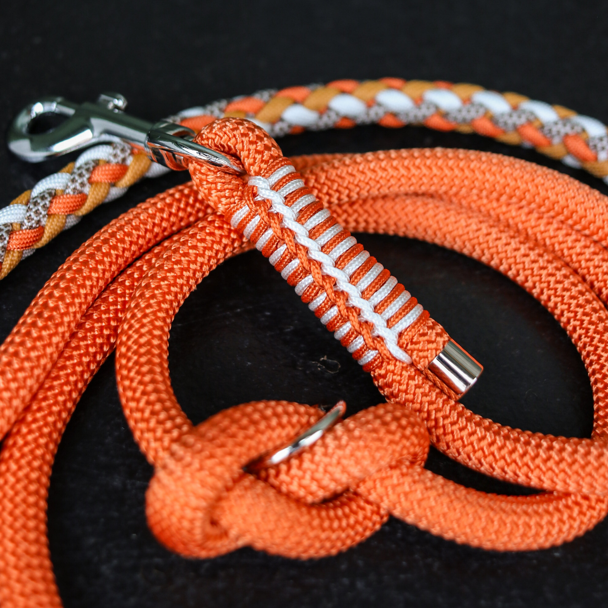 Paracord/Tau Leine in Orange und Haselnuss