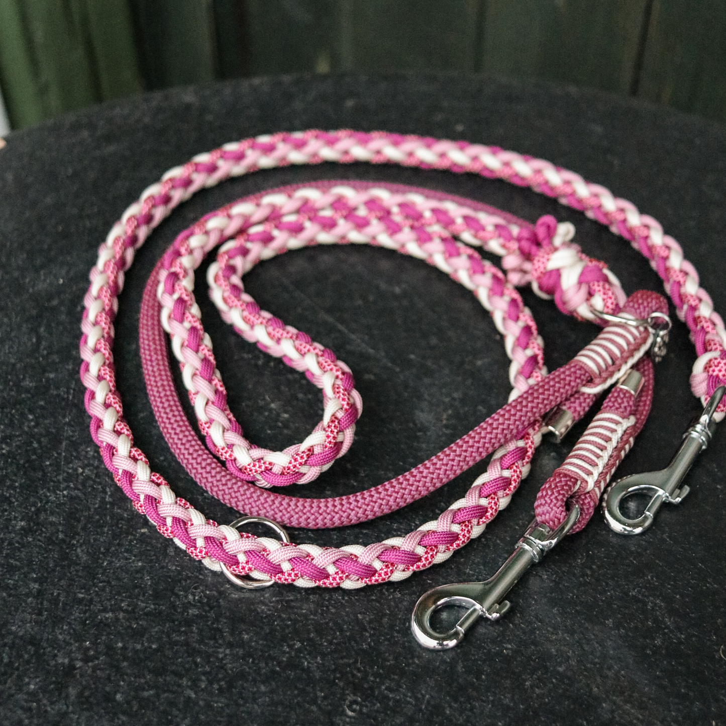 Paracord/Tau Leine in Rosa und Berry