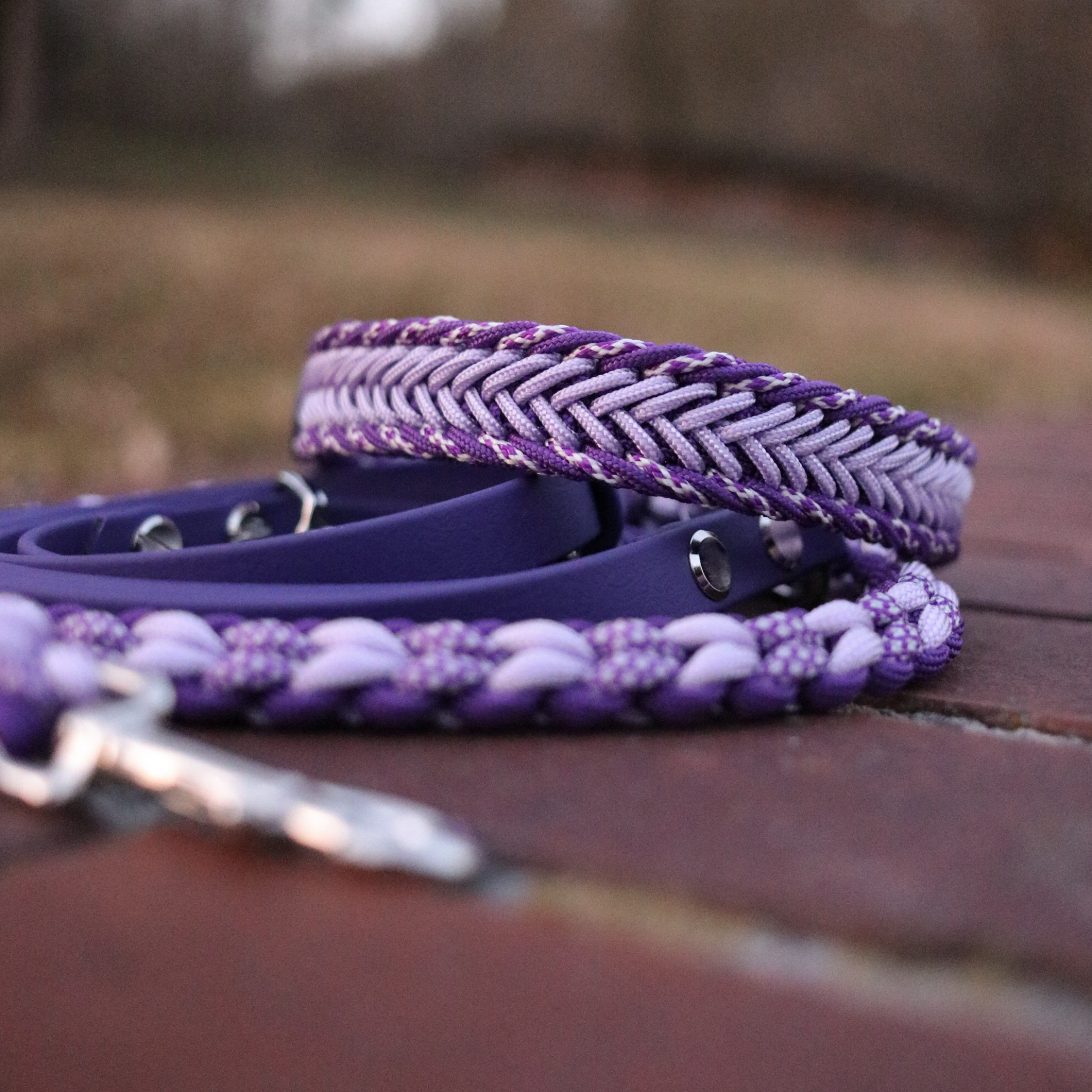 Paracordhalsband "Graf" Typ 1 in Royal Lila und Pearl Lila