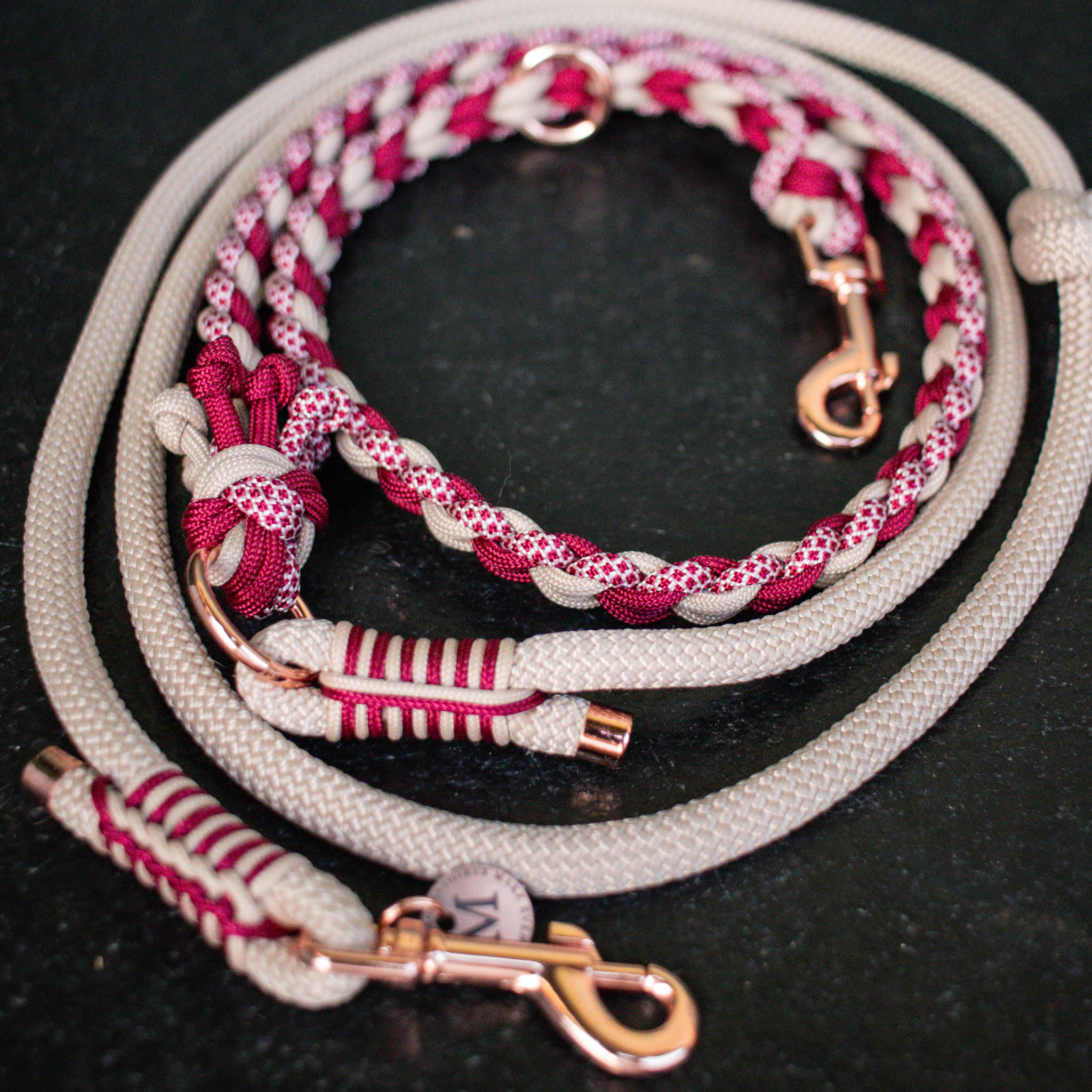 Paracord/Tau Leine für kleine Hunde in Beige und Weinrot
