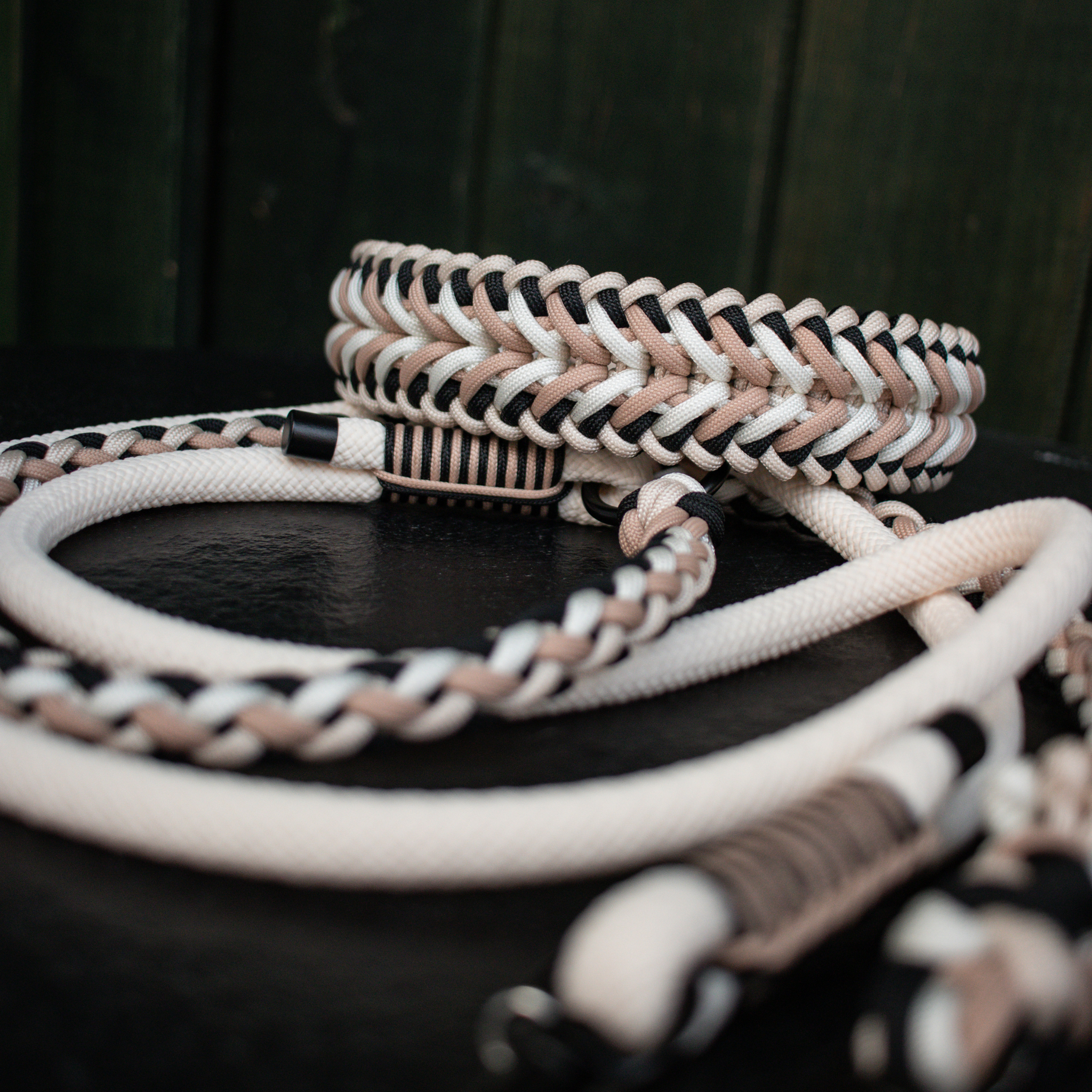 Paracordhalsband "Harmony" in Schwarz und Cream