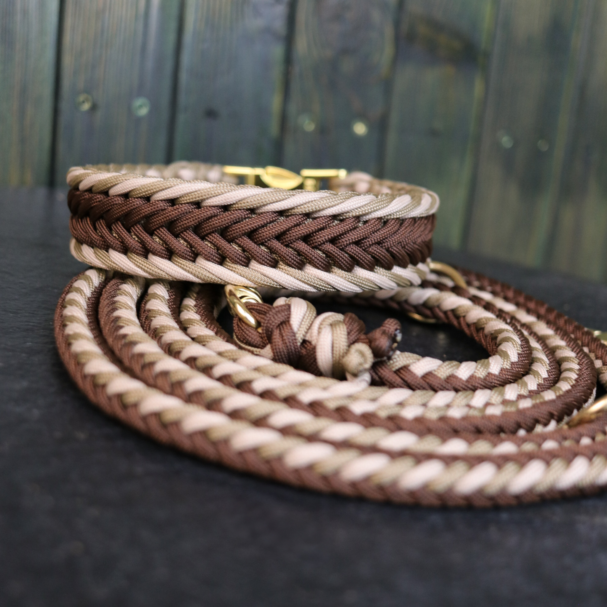 Paracordhalsband "Graf" in Walnuss und Coyote