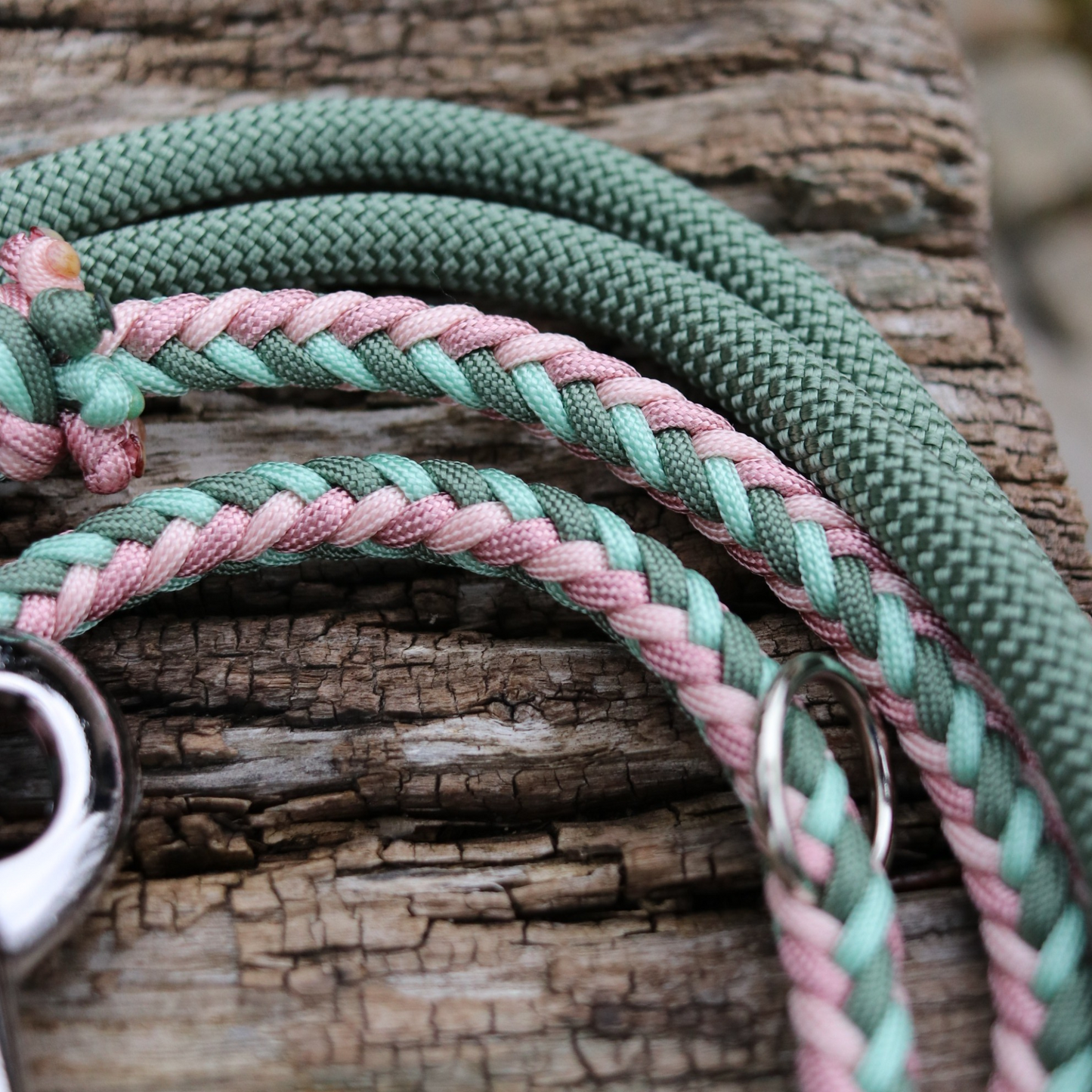 Paracord/Tau Leine "Herringbone" in Foggy und Rosa