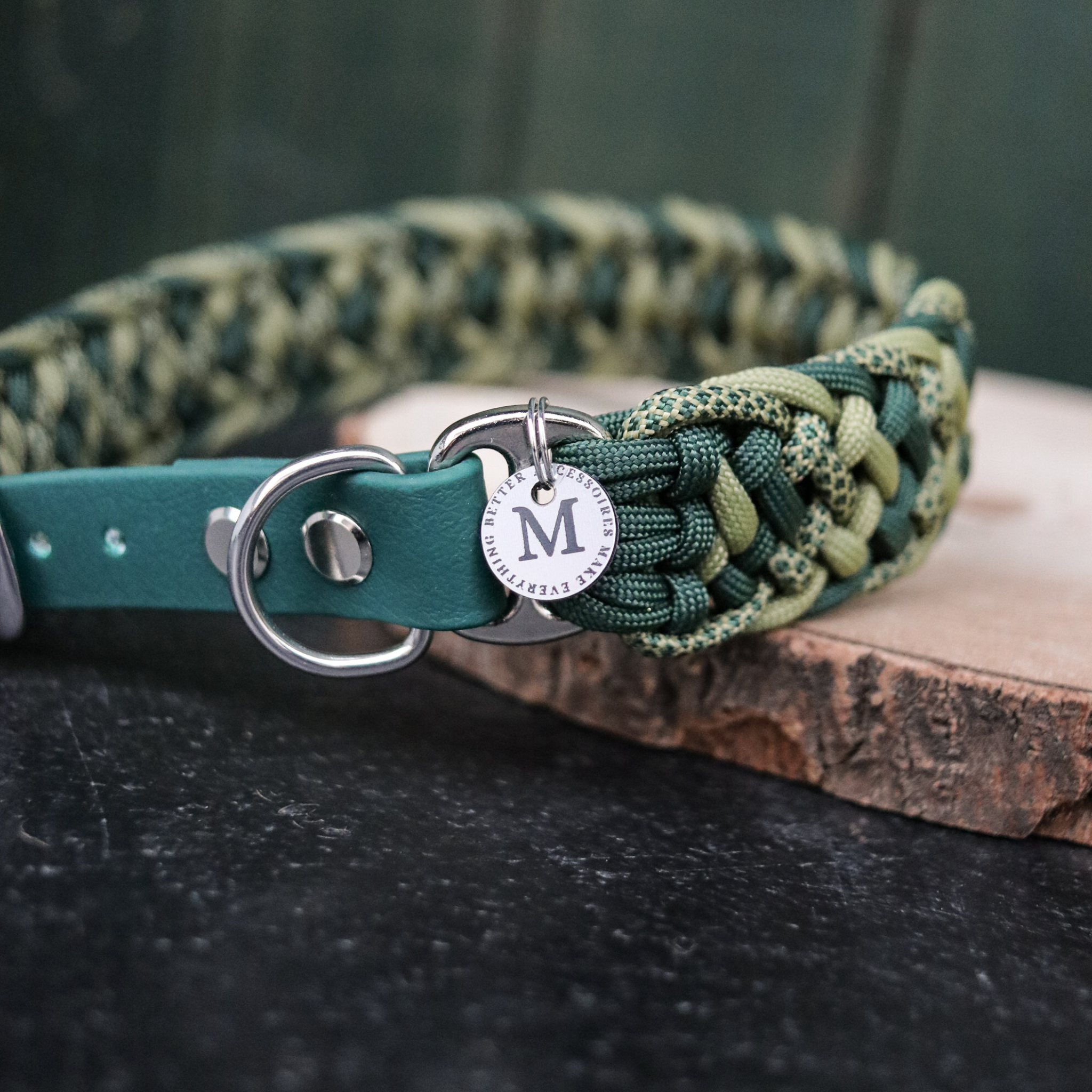 Paracordhalsband "3 Way Tie" in Dunkelgrün und Moos