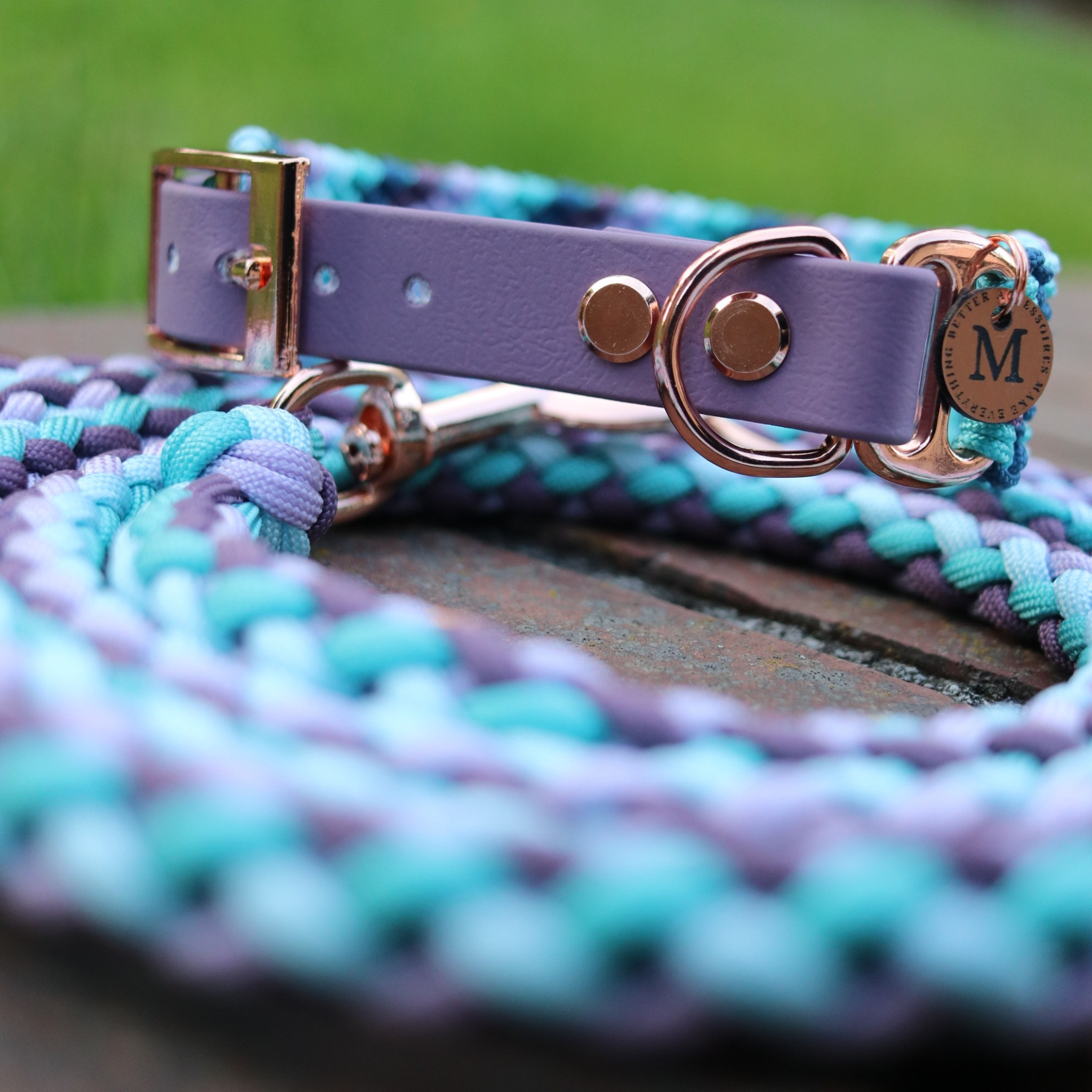 Paracordhalsband "Freundschaft" in Mauve und Türkis