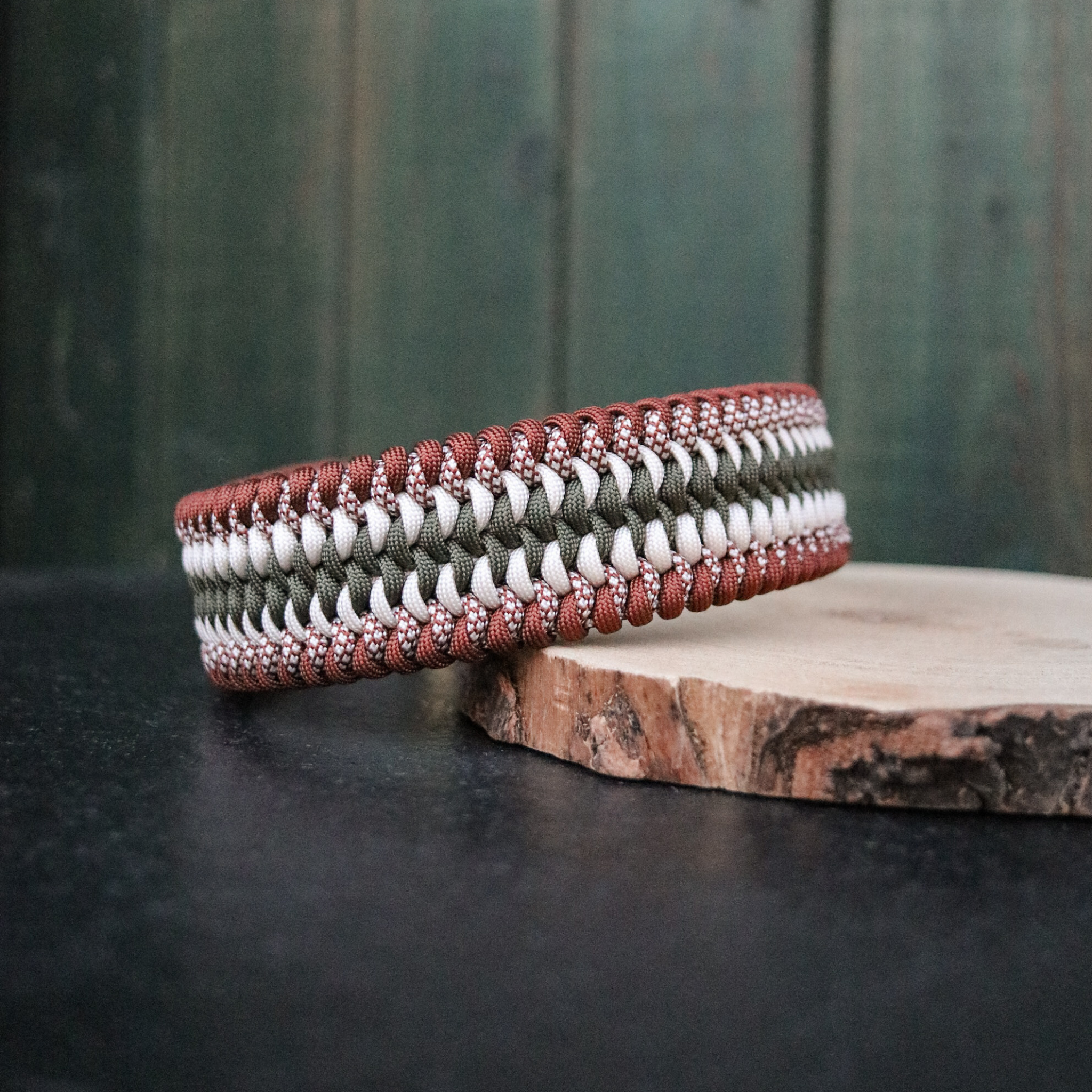 Paracordhalsband "Lilith" in Olive und Schoko
